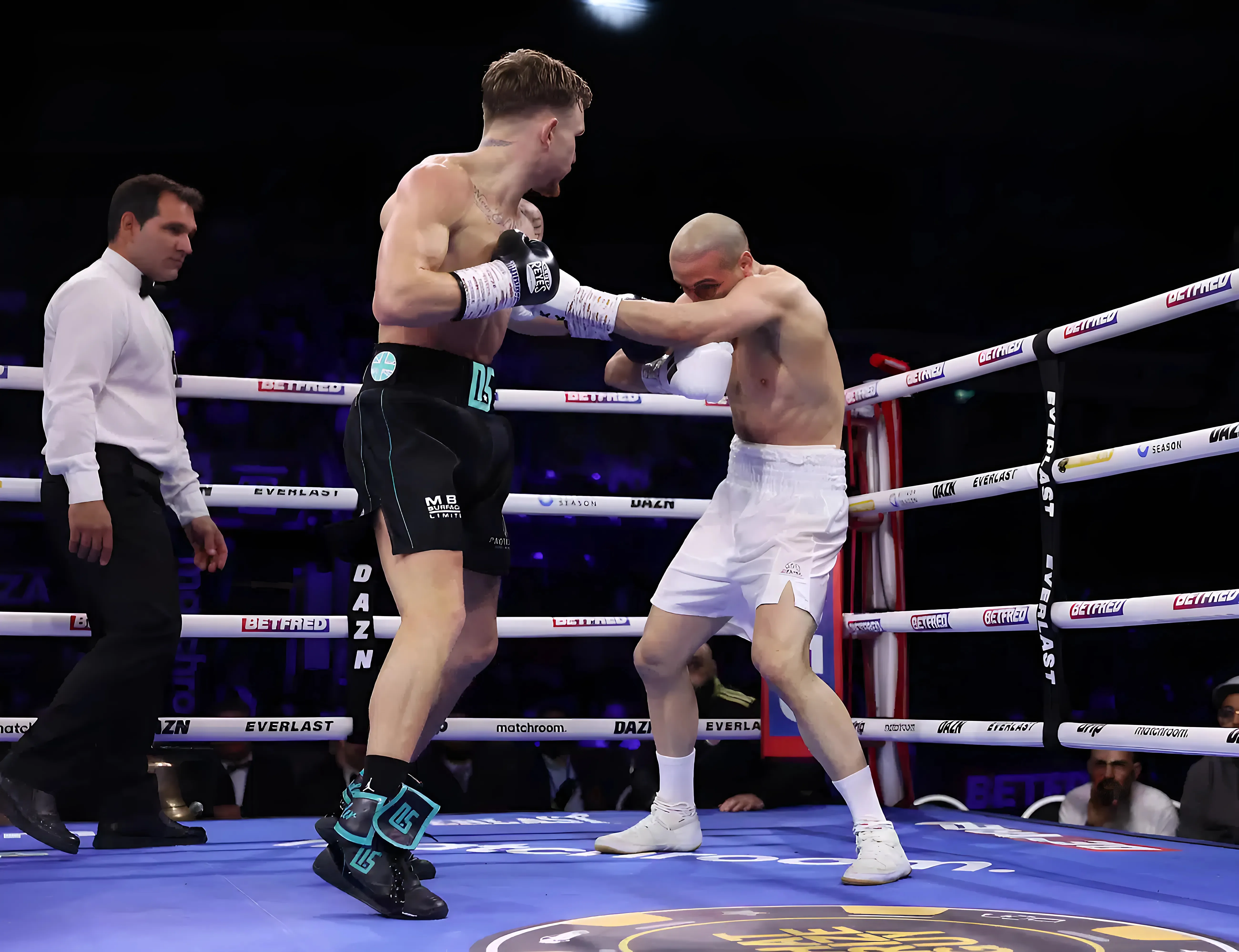 Thunderous Victory: Dalton Smith Knocks Out Walid Ouizza in Boxing Showdown trucc