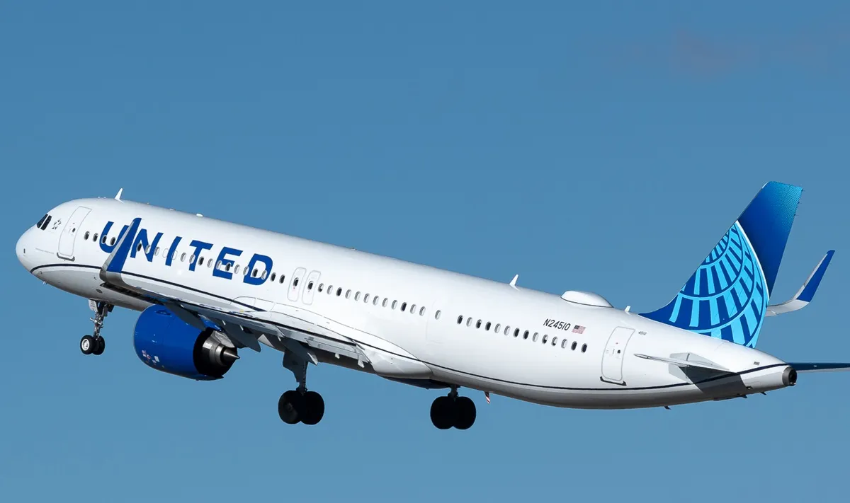 United Airlines denies rumors that it wants to merge with JetBlue