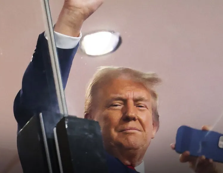 2. President Donald Trump Plans to Attend 2025 Super Bowl - Details 2. President Donald Trump Plans to Attend 2025 Super Bowl - Details