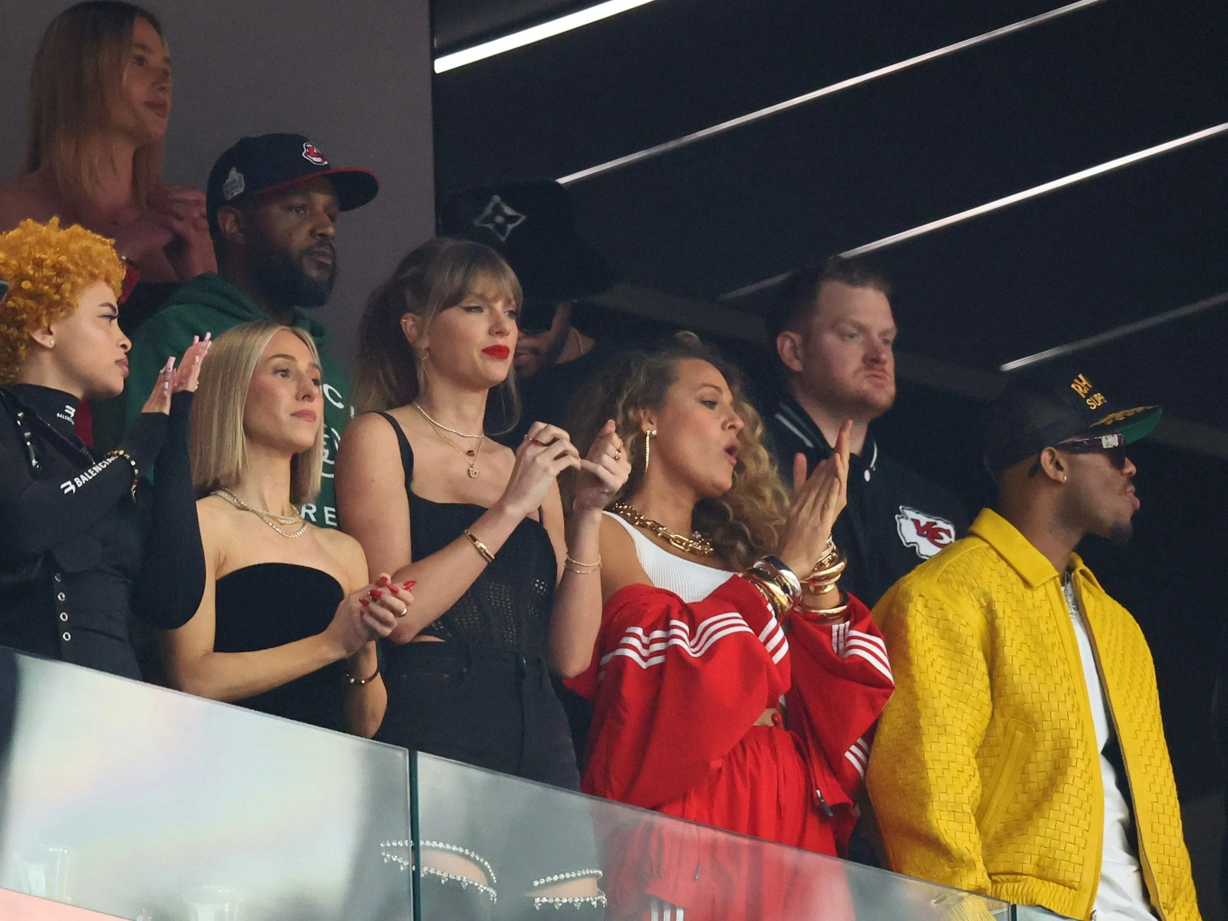 5. At the Super Bowl, fans caught Taylor Swift bursting into laughter when an unexpected crowd moment unfolded 5. At the Super Bowl, fans caught Taylor Swift bursting into laughter when an unexpected crowd moment unfolded