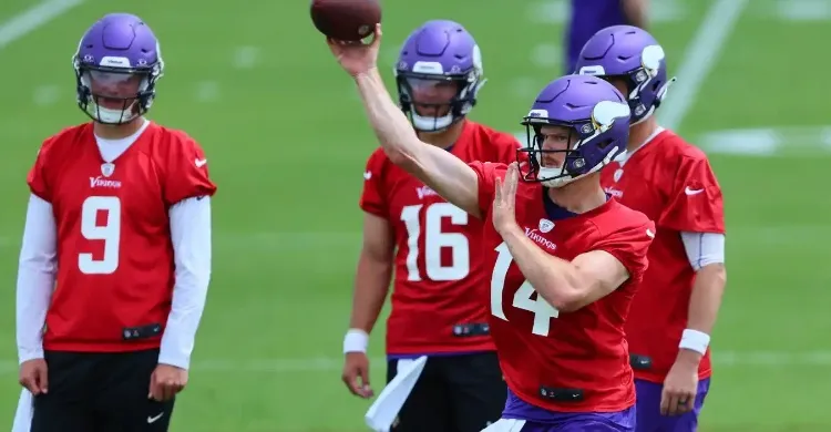 Vikings Predicted to Make Baffling Move With Sam Darnold This Offseason