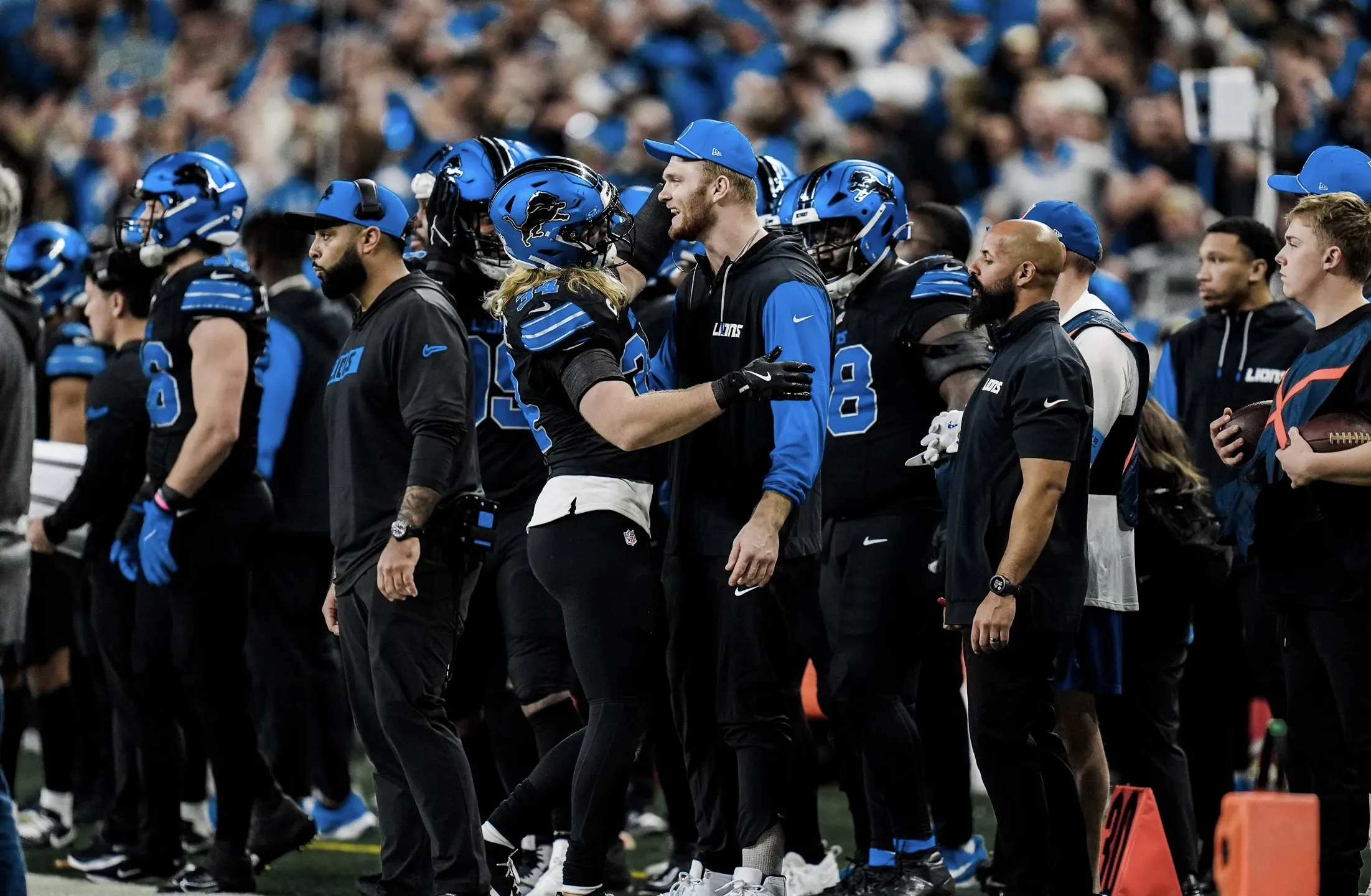 Contract Status of Detroit Lions' EDGE Defenders in 2025