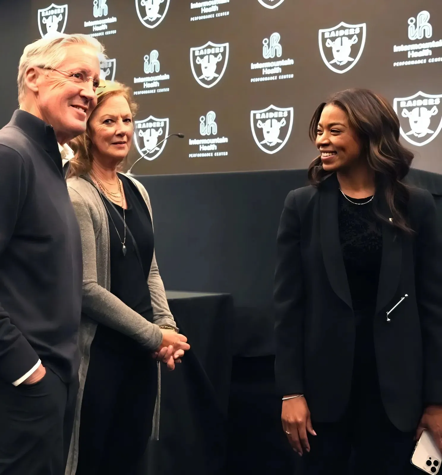 Las Vegas Raiders HC Pete Carroll is already showing where Antonio Pierce lacked experience last offseason