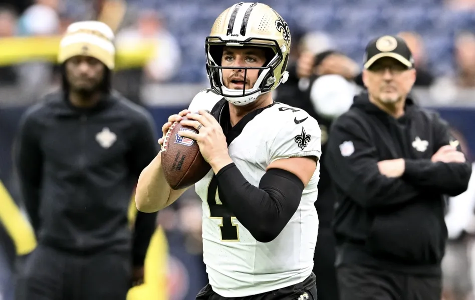 Derek Carr’s family is already dunking on new Saints head coach Kellen Moore