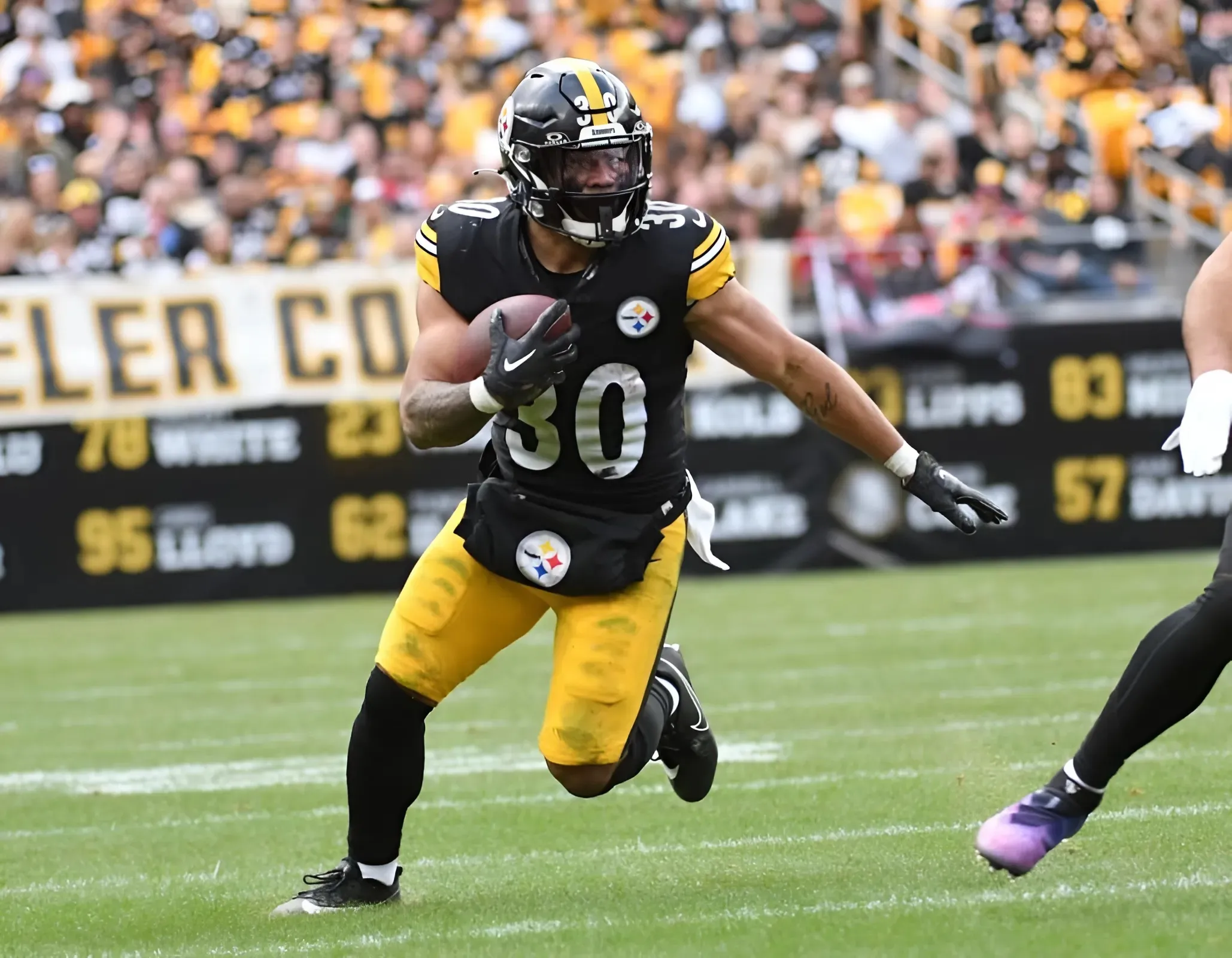 Versatility will help promote Jaylen Warren to Steelers franchise RB in 2025