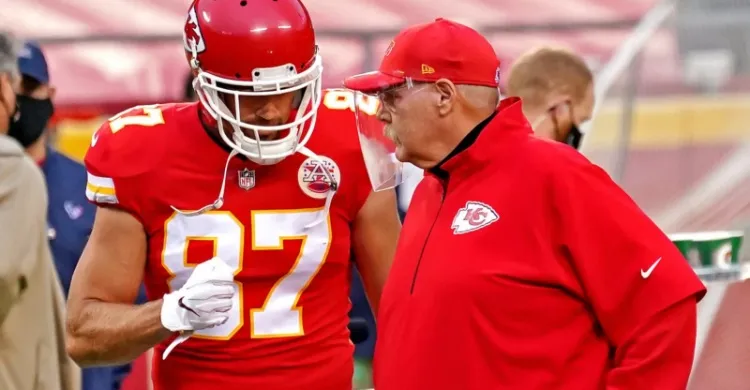 NFL WR Legend Addresses Chiefs Rumor About 'Rushing' Major Travis Kelce Decision