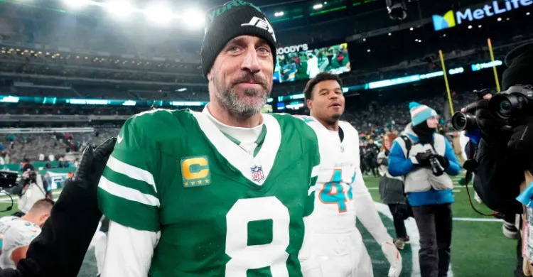 Aaron Rodgers Told Jets He Plans To Play In 2025