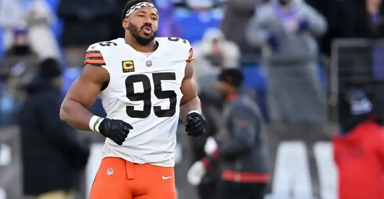 Browns Hall of Famer Has Strong Reaction to Myles Garrett’s Trade Request