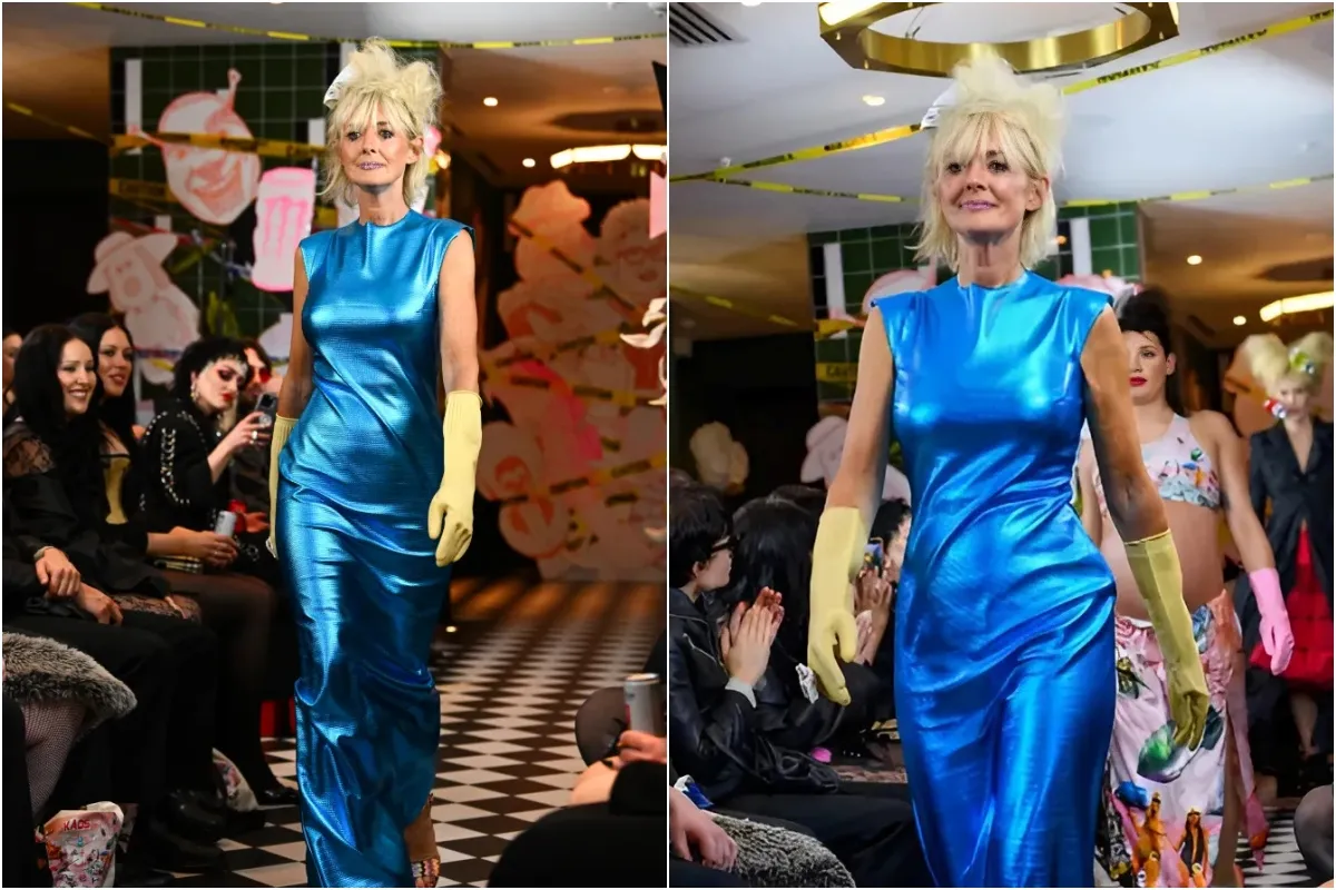 Jane Moore wows in blue dress and yellow gloves as she takes to the catwalk for London Fashion Week ngocc