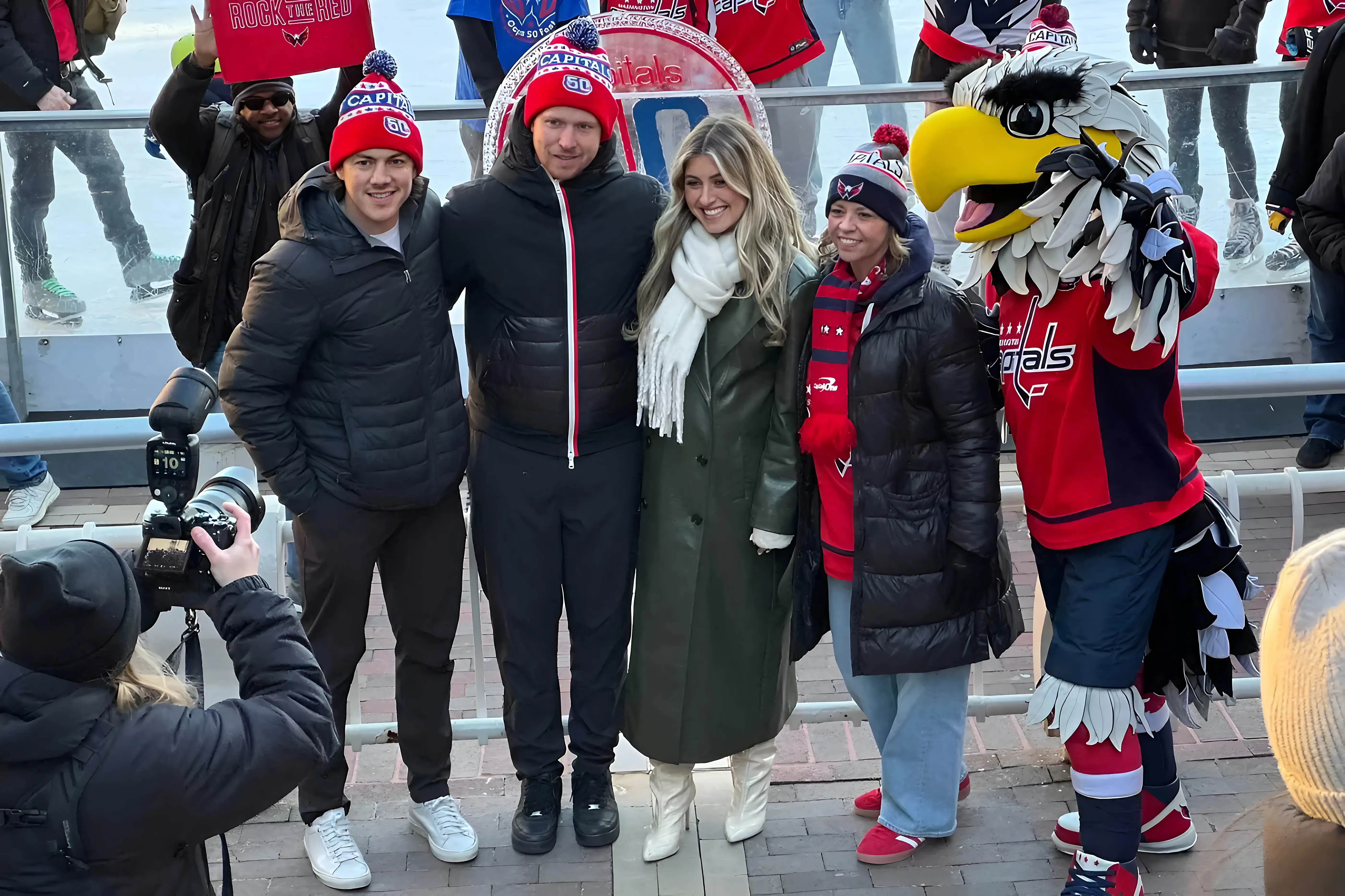 Capitals unveil Stanley Cup championship plaque at Washington Harbour where they once swam in fountains: ‘In Vegas They Became Champions… Here They Became Legends’ trucc