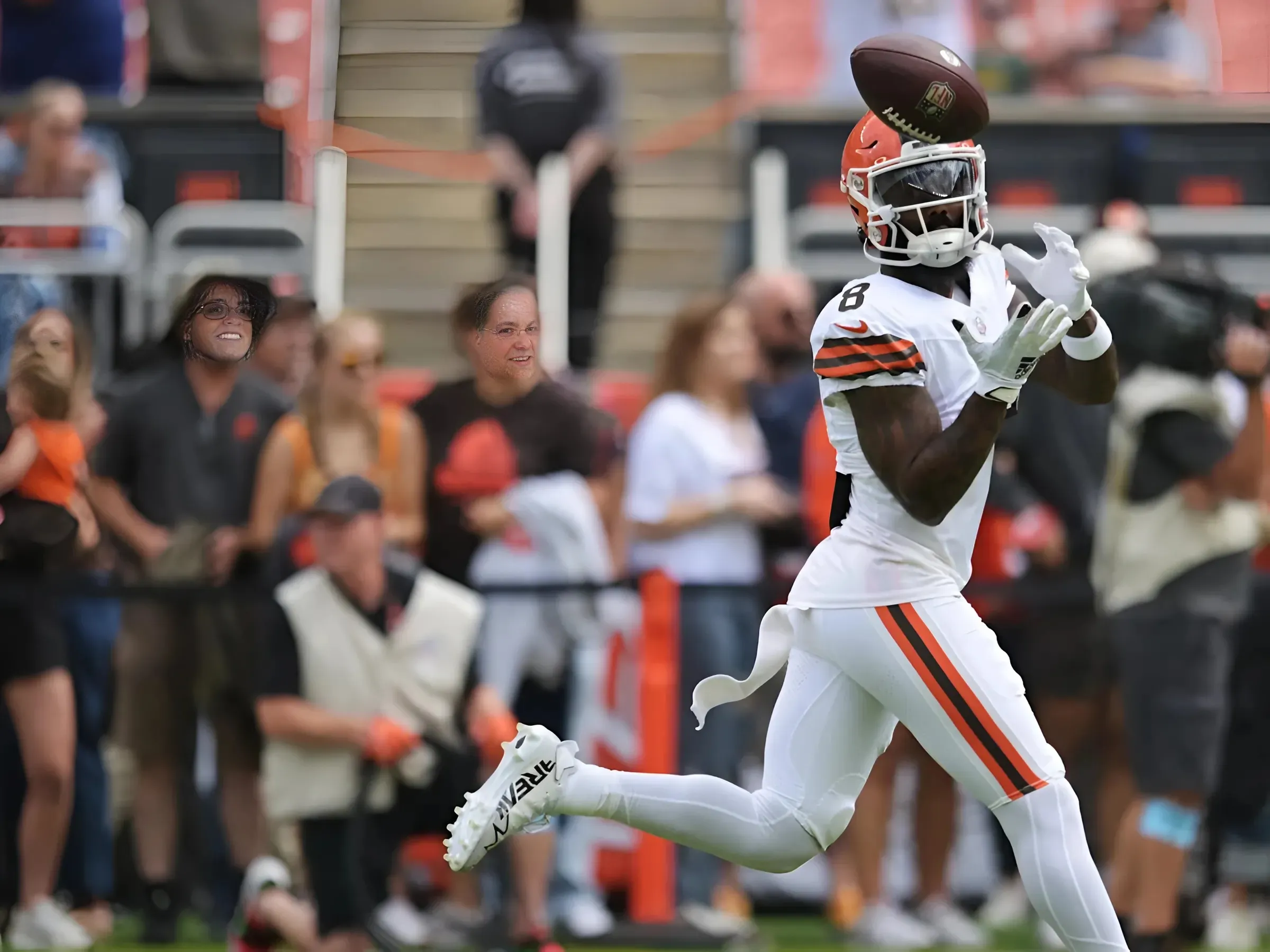 Should Browns Re-Sign Elijah Moore?