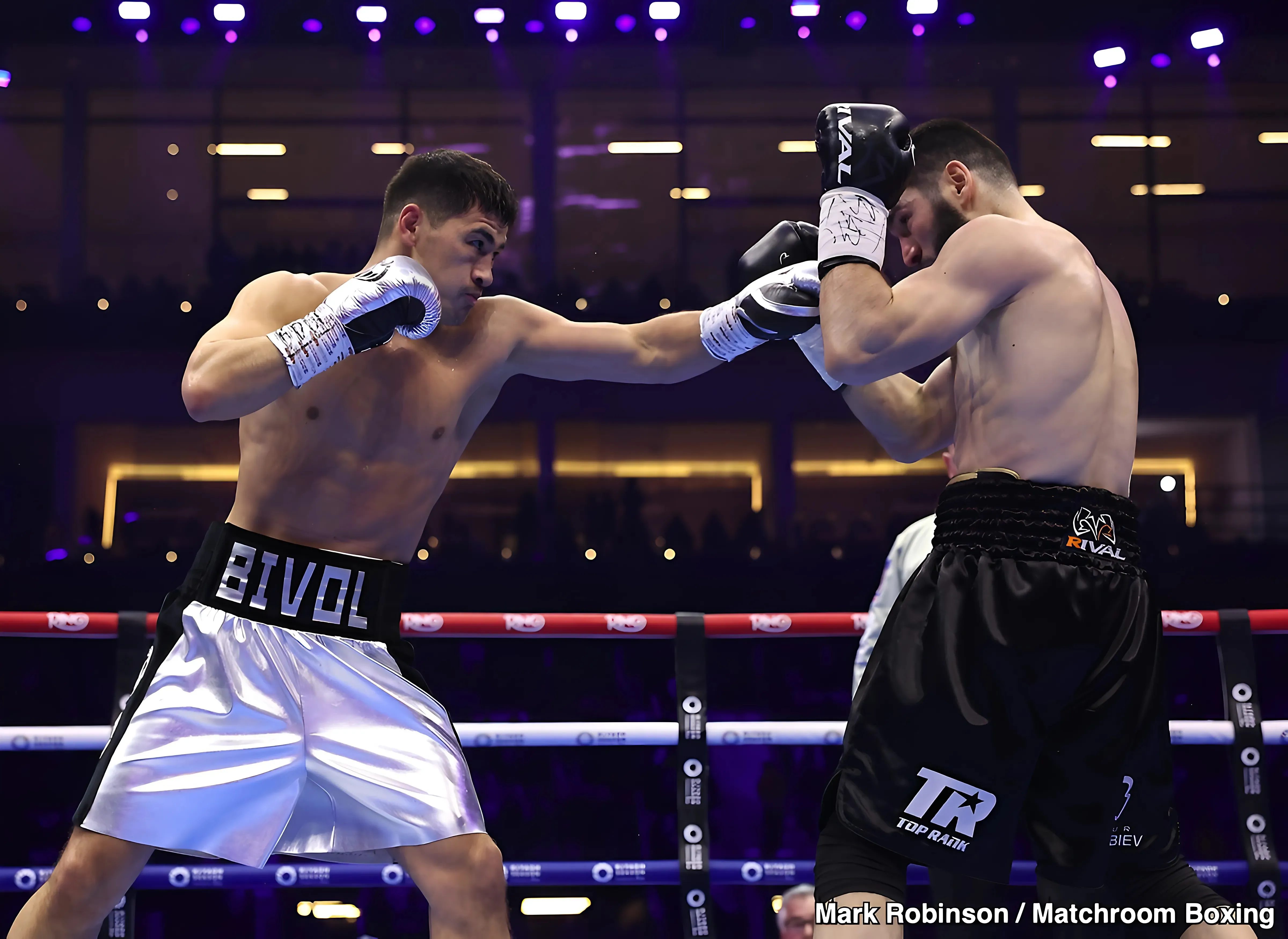 Dmitry Bivol Triumphs Over Artur Beterbiev In Light Heavyweight Rematch – Boxing Results trucc