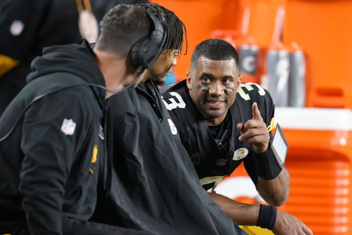 Respected Steelers Insider Gives Fan Base Gloomy Reality With Quarterback Decision Looming