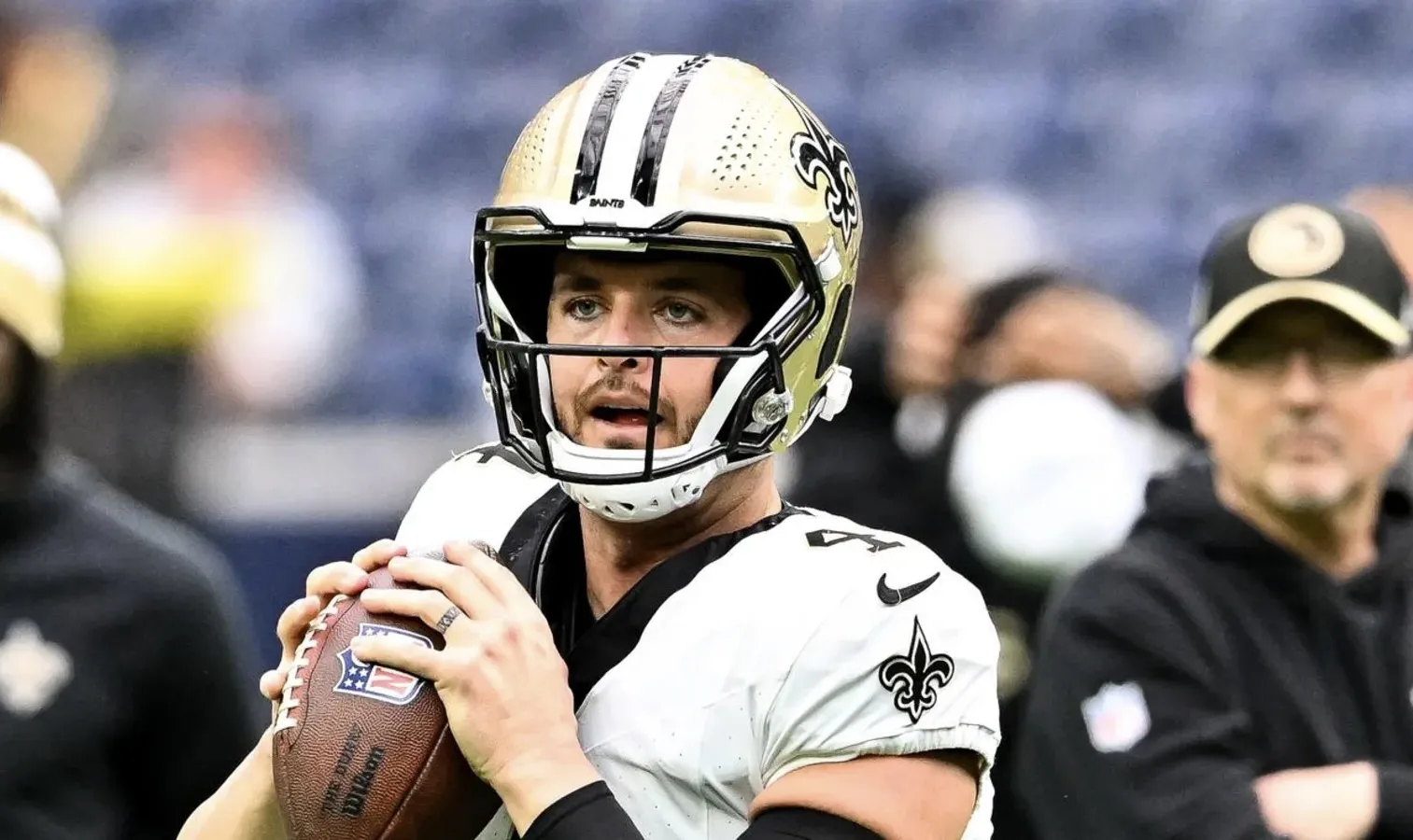 Saints predicted to replace Derek Carr with Super Bowl-winning 10-time Pro Bowler