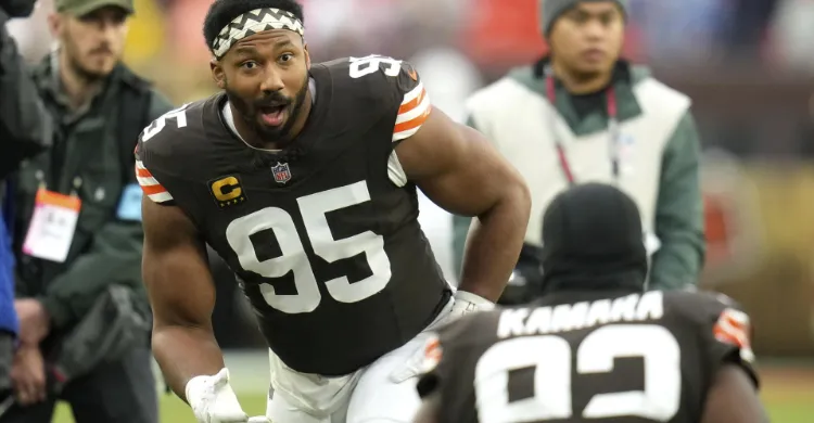 LOVERRO: Myles Garrett gives Commanders fighting chance against Eagles