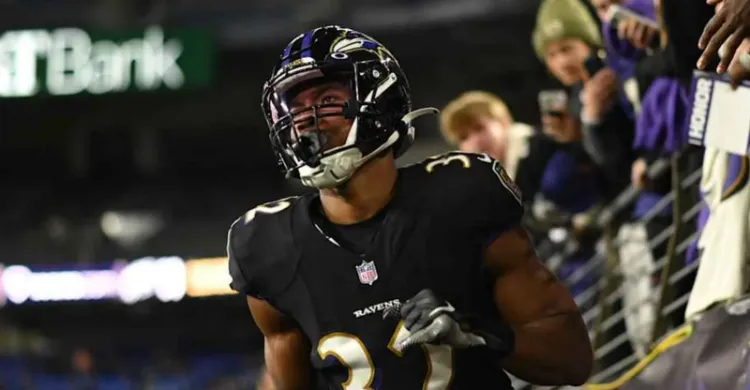 Should the Buccaneers sign Ravens safety Marcus Williams?