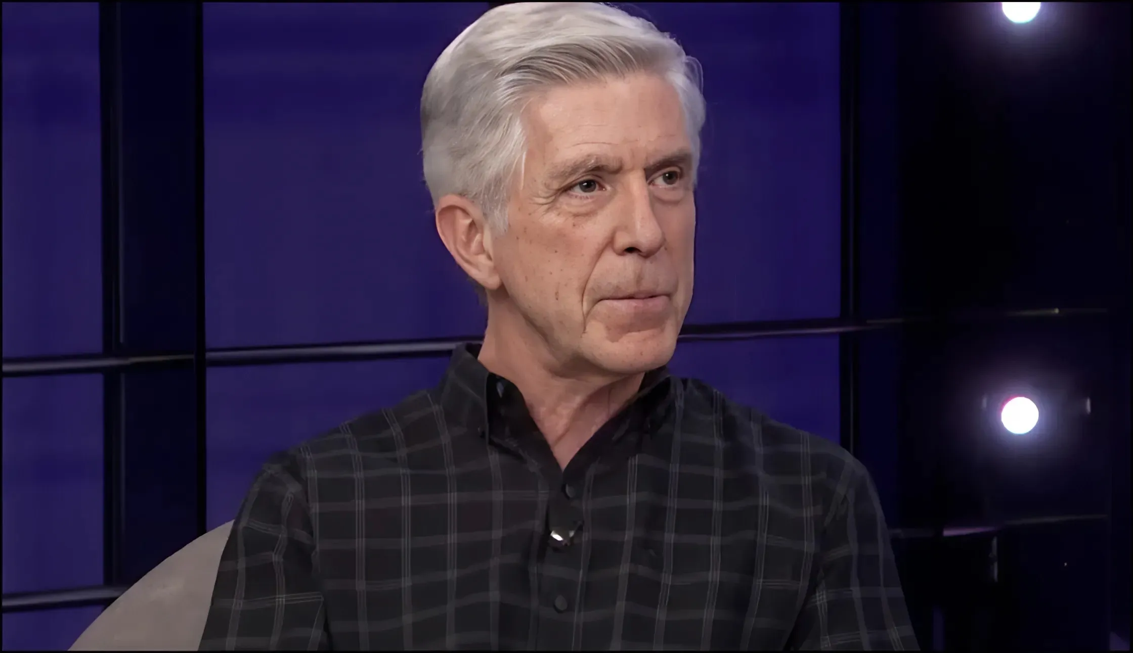 Tom Bergeron Reveals the Secret to His Iconic Career – From Hollywood Squares to DWTS!