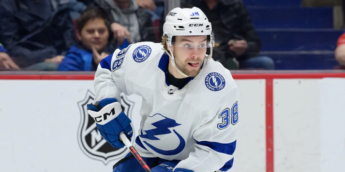 Brandon Hagel scores 30th to help Lightning knock off Capitals