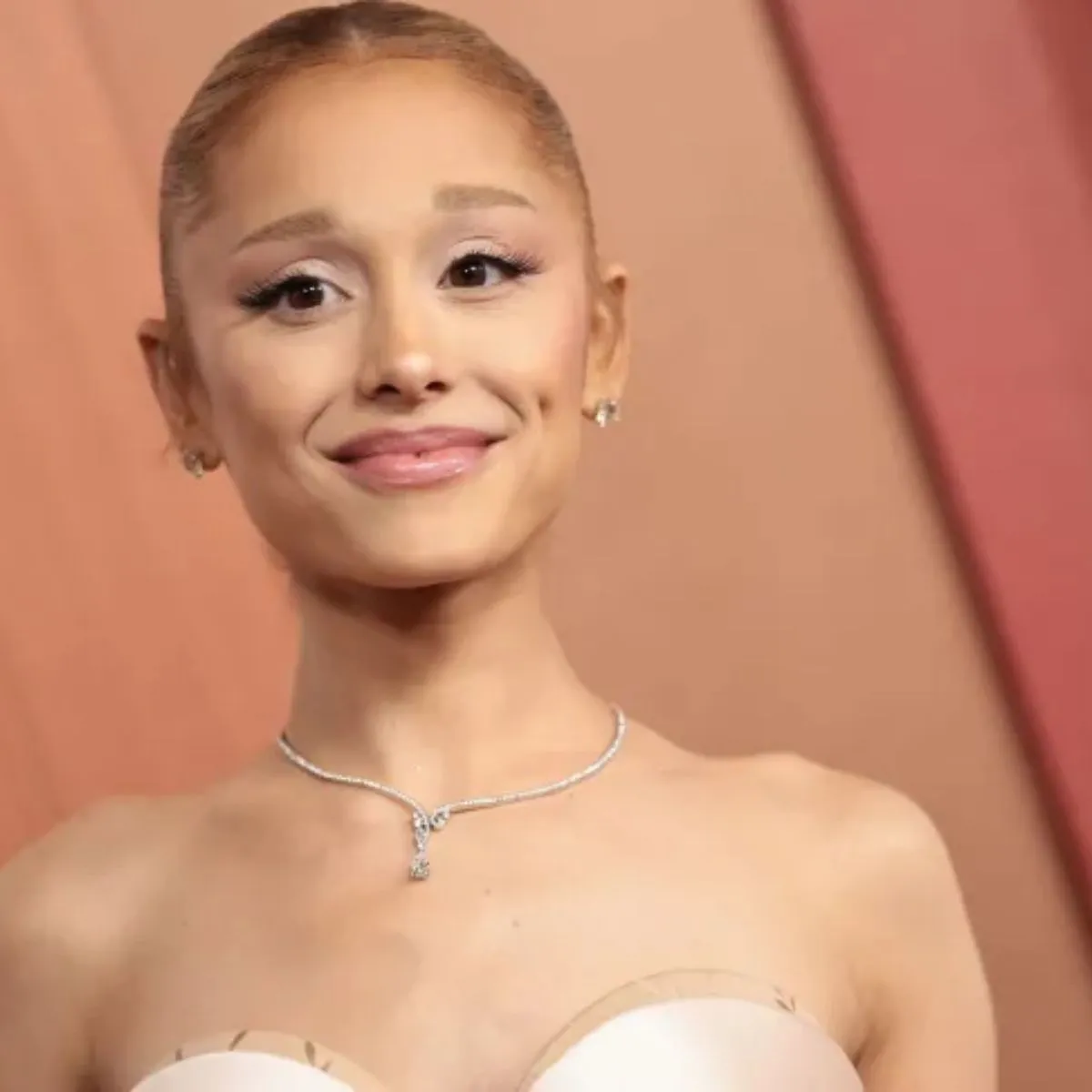 Ariana Grande Opens Up About Sweet Celeb Encounter to ‘DWTS’ Star Julianne Hough on Live TV