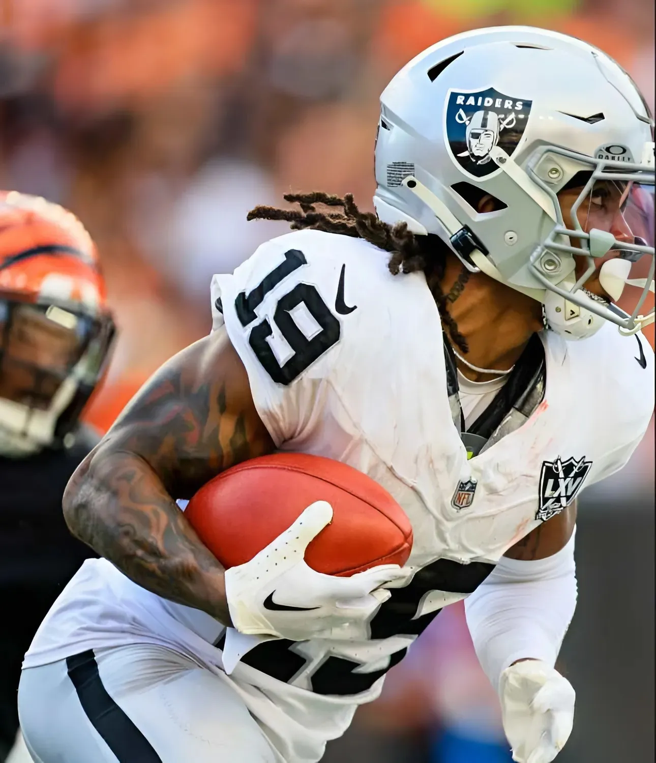Raiders Predicted to Pass on Shedeur Sanders in Favor of All-American Edge Rusher