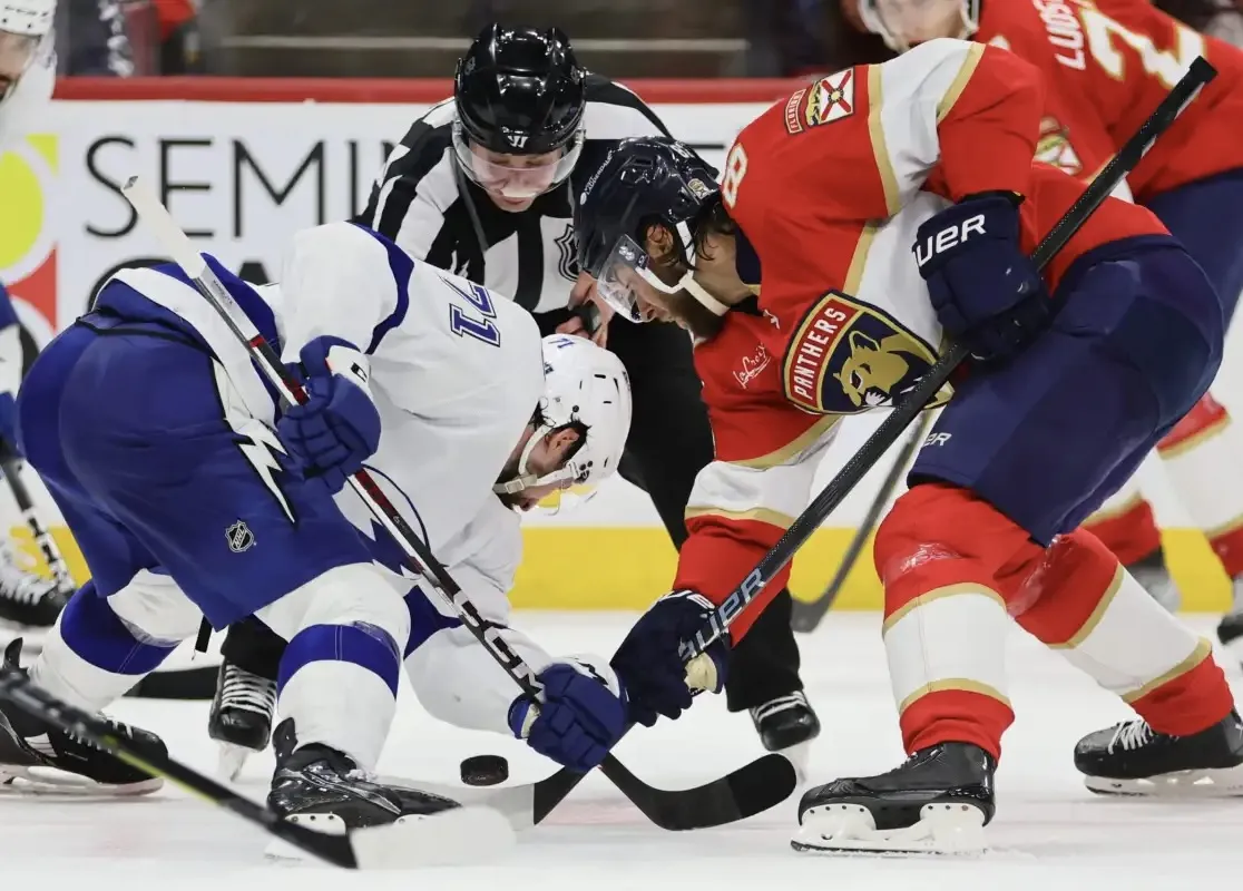 Panthers hold on for big 2-1 win over Lightning