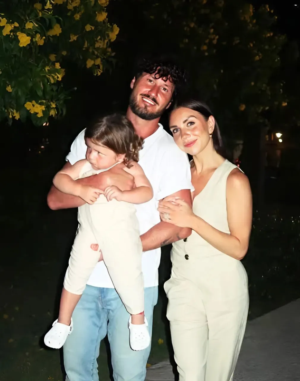 Jenna Johnson Praises Val Chmerkovskiy’s Unwavering Support Amid ‘DWTS’ Tour