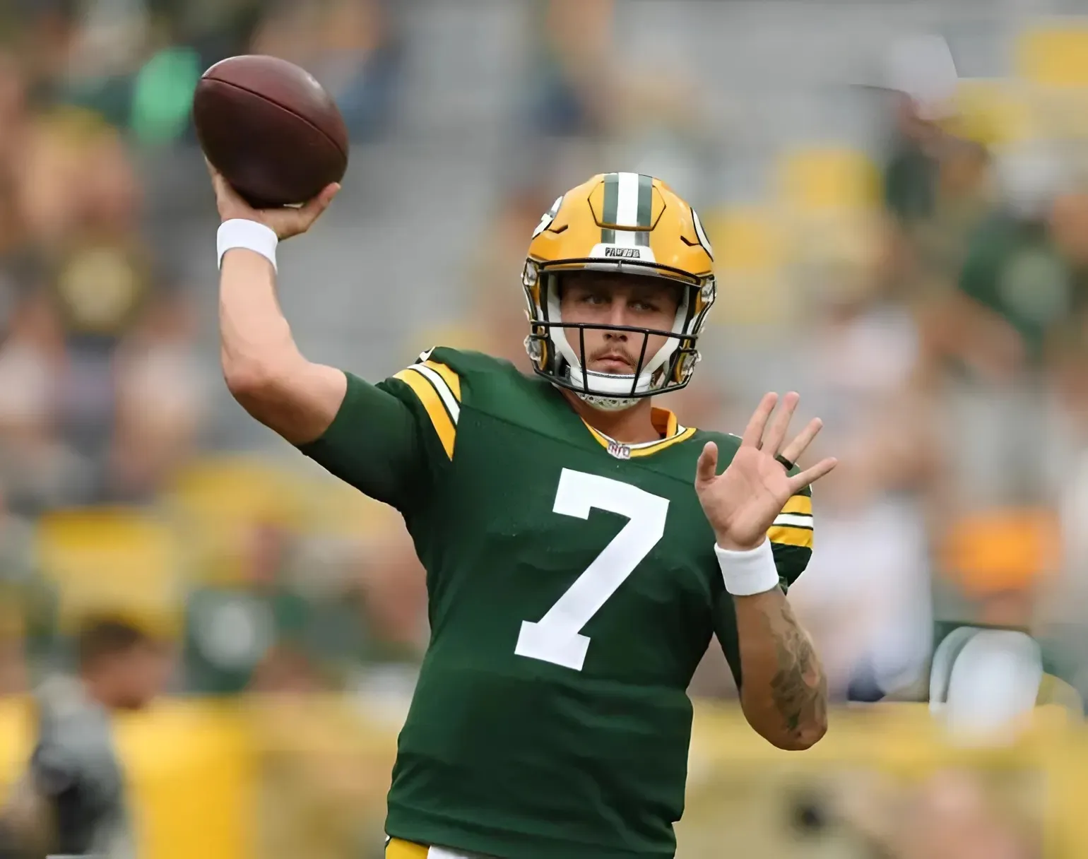 Packers Nudged In The Direction Of $135 Million Edge Rusher By Ex Fan-Favorite QB