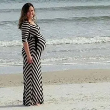 Pregnant mom takes amazing picture — but look who shows up to the right