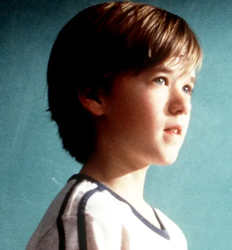 This 'Angelic' Child Star Stayed under the Radar — He Looks 'Unrecognizable' & Grew Beard to Hide from the Public