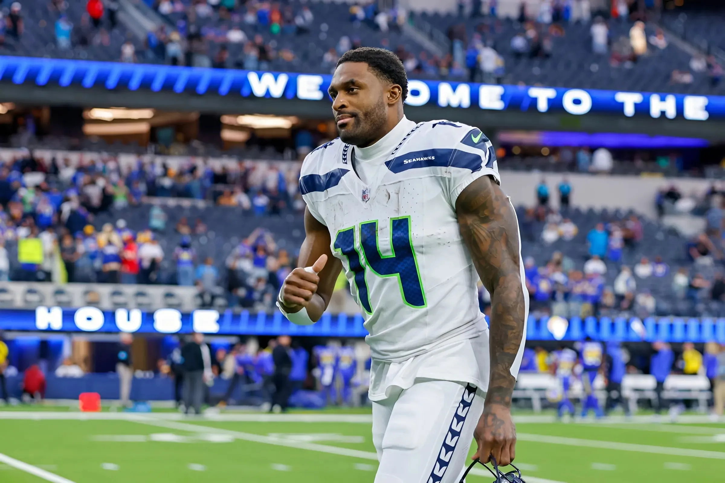 The Dolphins Should Trade Tyreek Hill for DK Metcalf