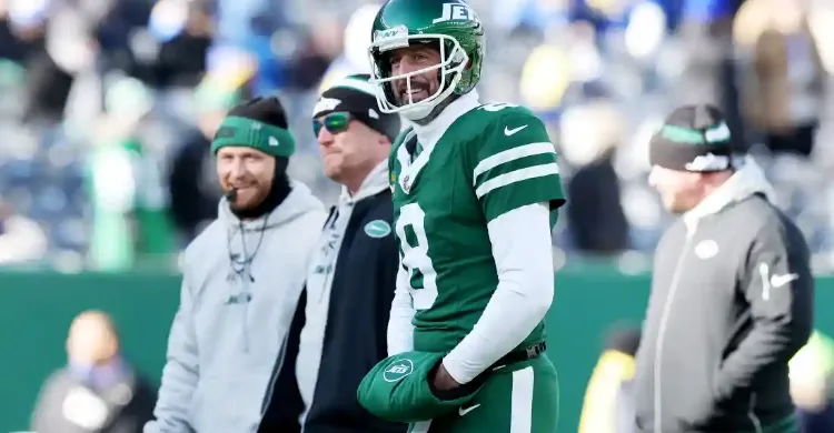 Aaron Rodgers Dark Horse Emerging Causes Fear for Jets Fans