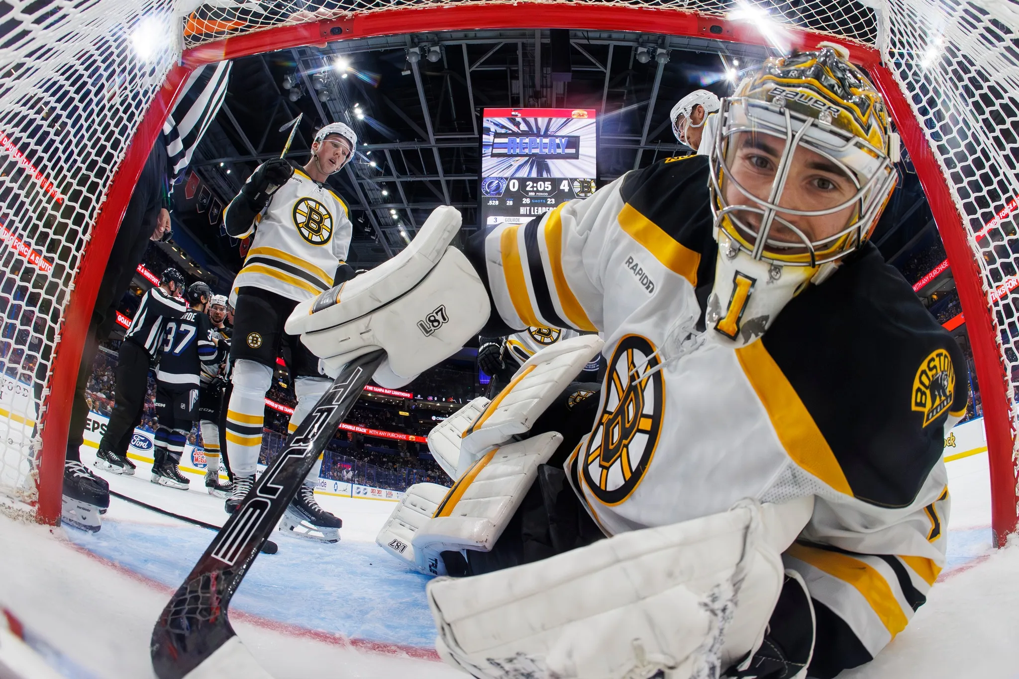 Bruins halt Lightning's home win steak with shutout