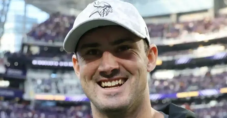 Vikings’ Daniel Jones Gets Good News as QB Dominoes Fall Before Free Agency