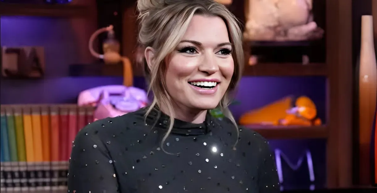 Lindsay Hubbard Reveals She's "Apartment Hunting" After "A Lot of Changes" (EXCLUSIVE) Lindsay Hubbard Reveals She's "Apartment Hunting" After "A Lot of Changes" (EXCLUSIVE)