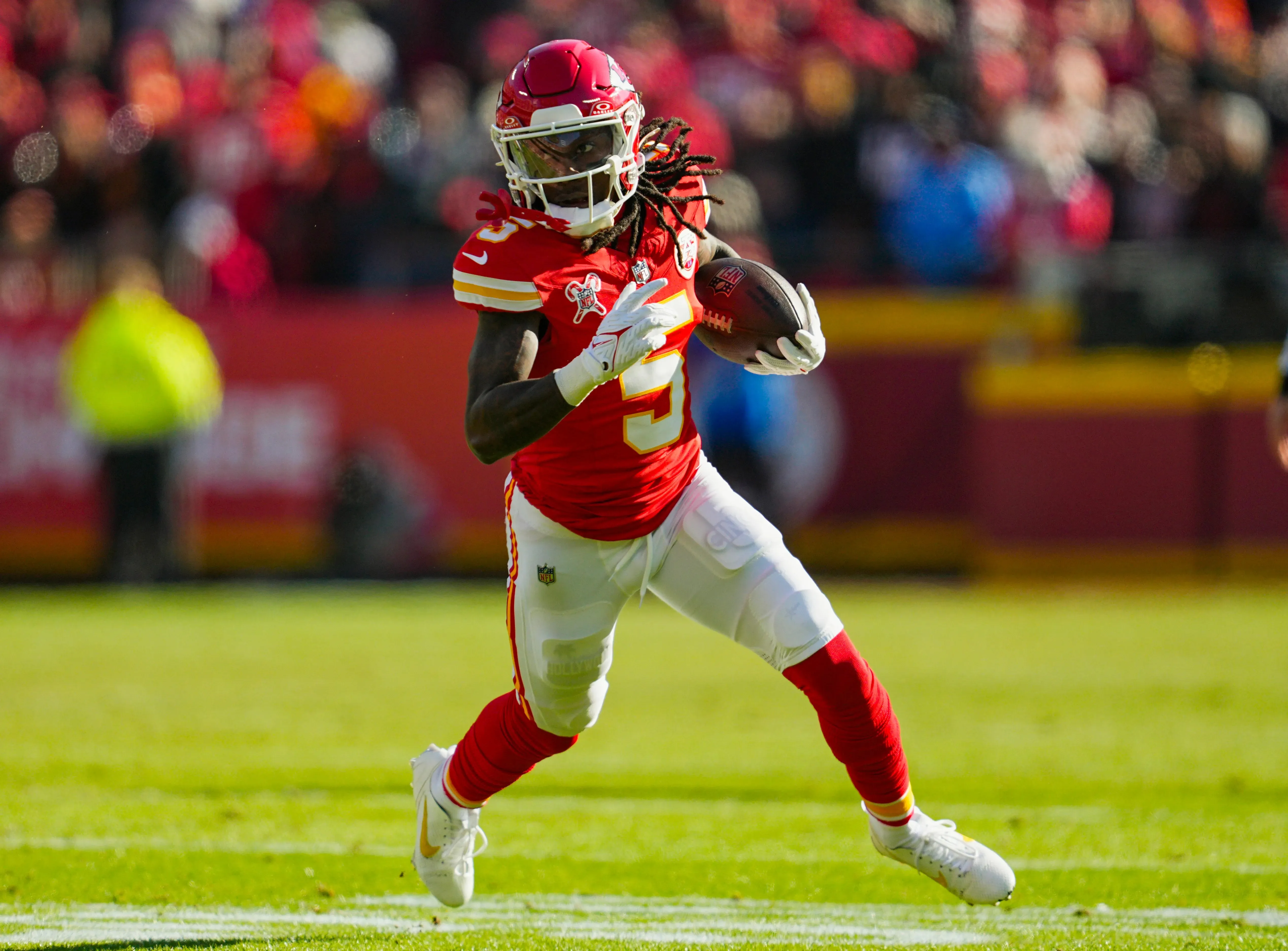 Chiefs WR Hollywood Brown Issues 3-Word Message on Re-Signing With KC