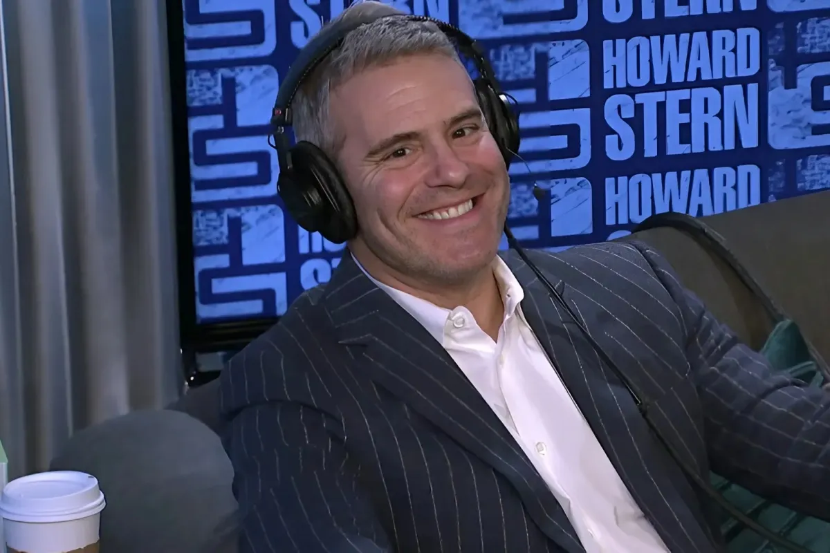 Andy Cohen Returns to ‘The Howard Stern Show’ ngocc