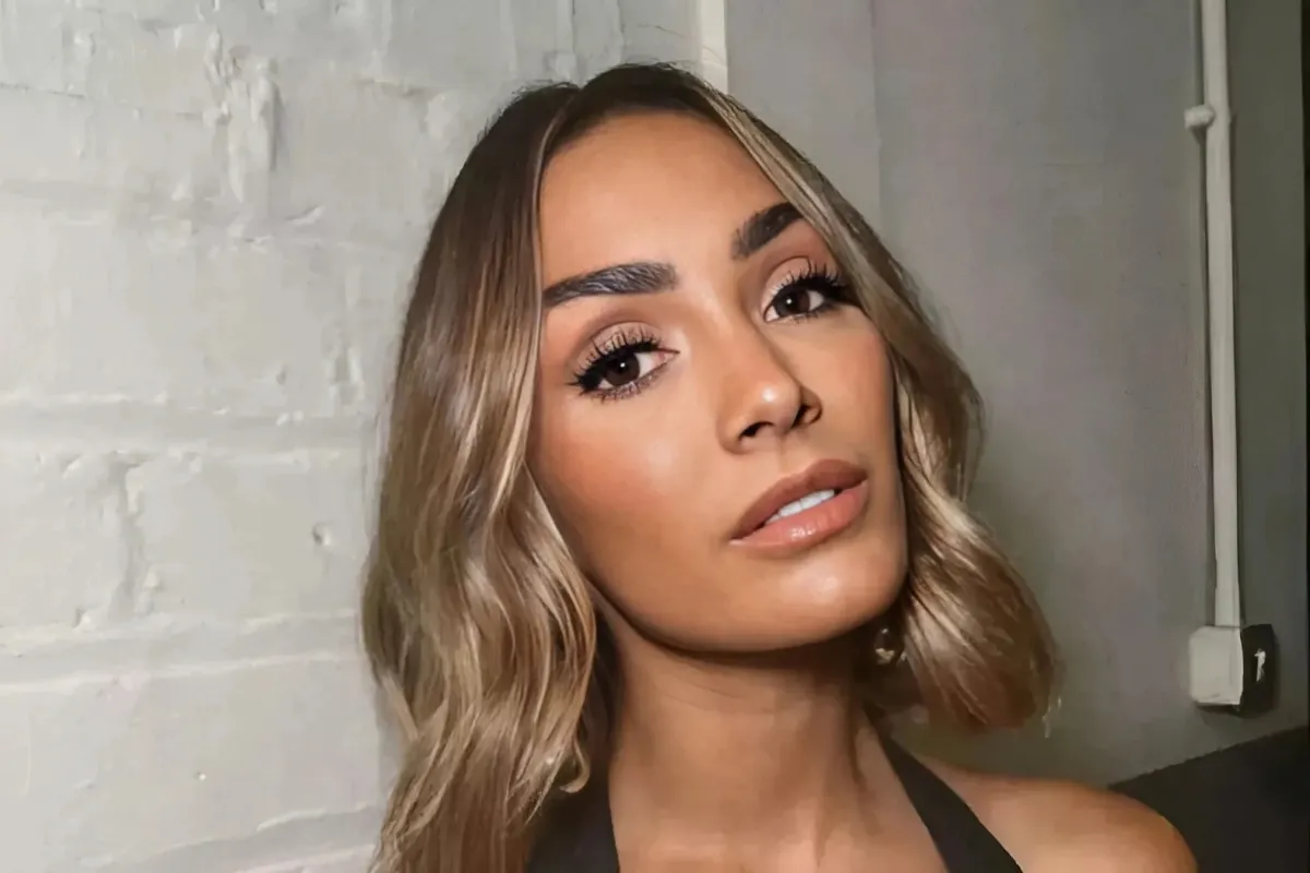 Frankie Bridge uses this ‘long lasting’ lip liner for her everyday lip combo ngocc