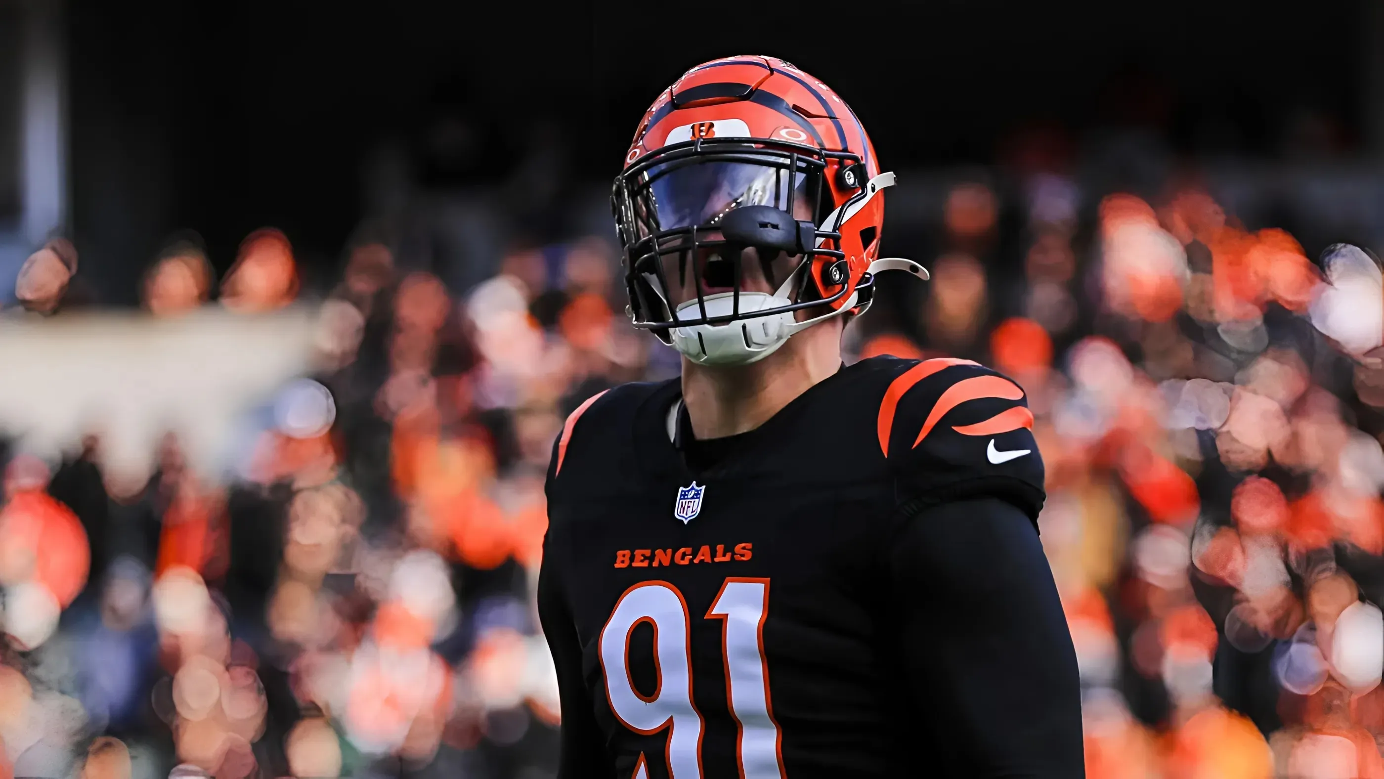 Bears Blockbuster? Trade Prediction Sends Trey Hendrickson North