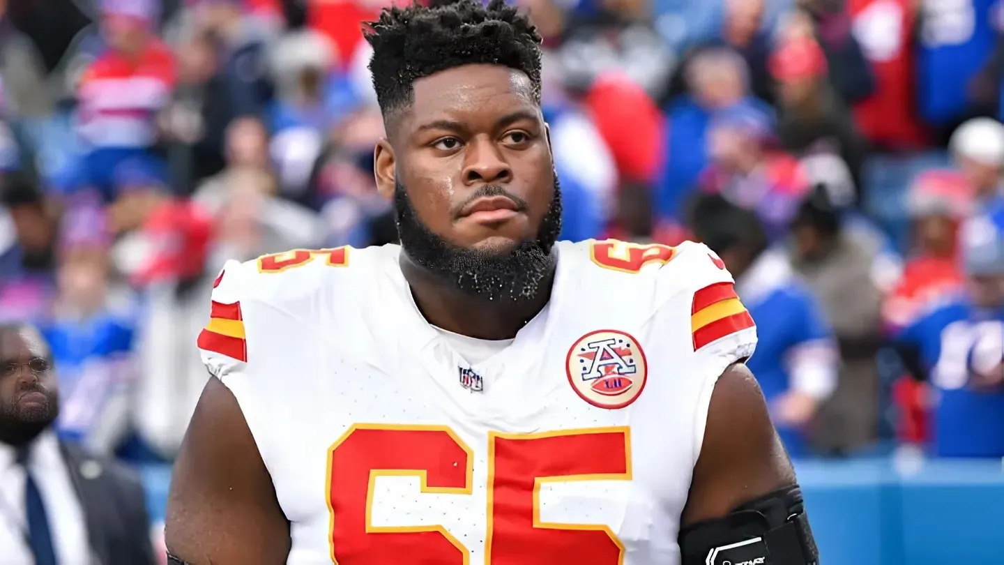 Trey Smith Signs Chiefs Franchise Tender