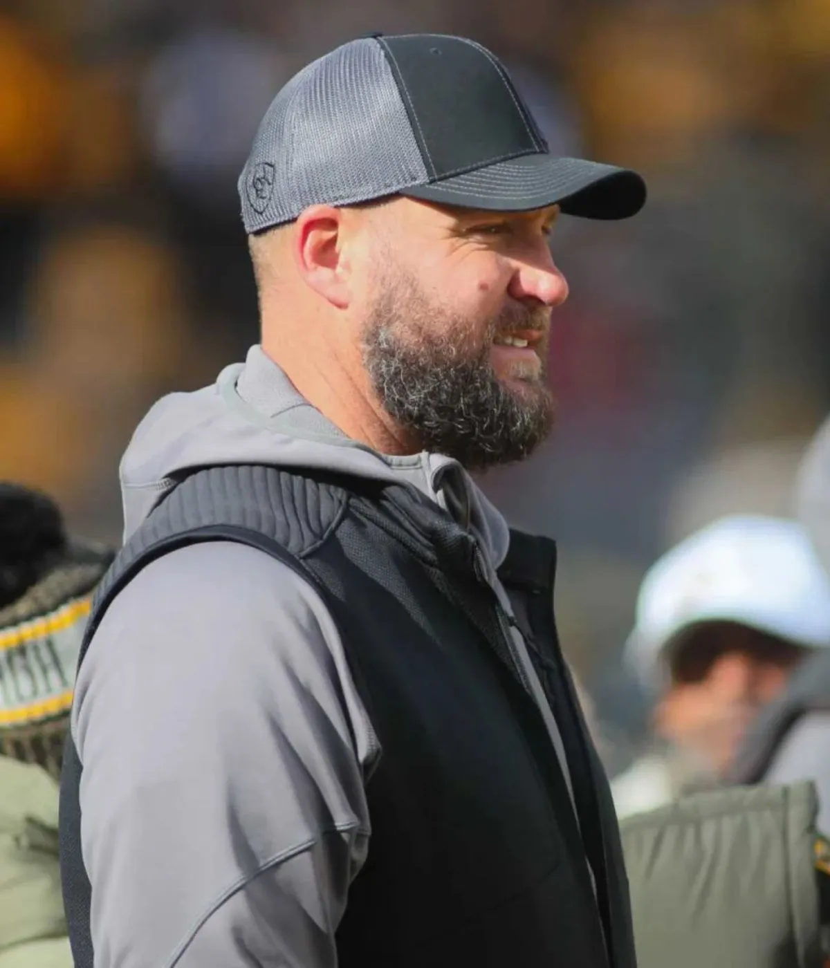 Steelers great Ben Roethlisberger toys with comeback after DK Metcalf trade: 'I might need to throw my hat in the ring'