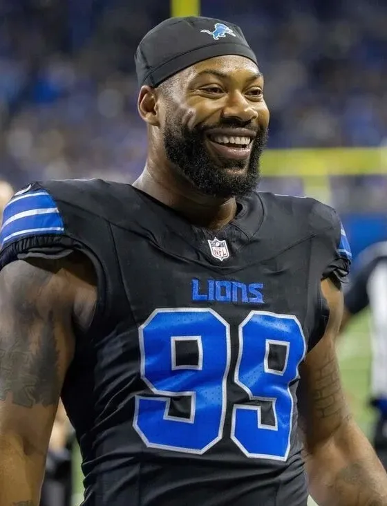 Detroit Lions Fans Have Split Opinions on Team's Decision to Release Pass Rusher Za'Darius Smith