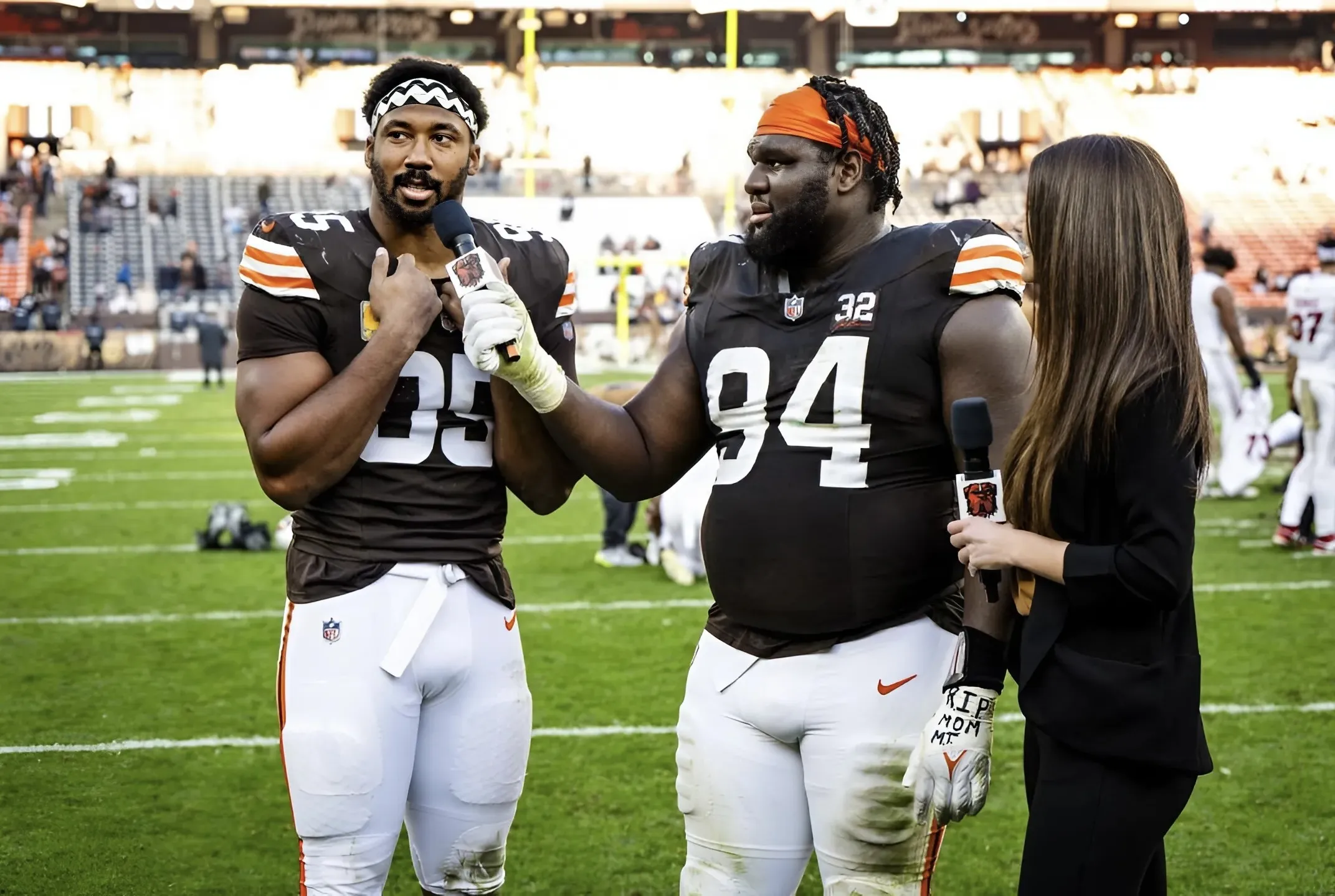 Browns to release Dalvin Tomlinson after Myles Garrett extension