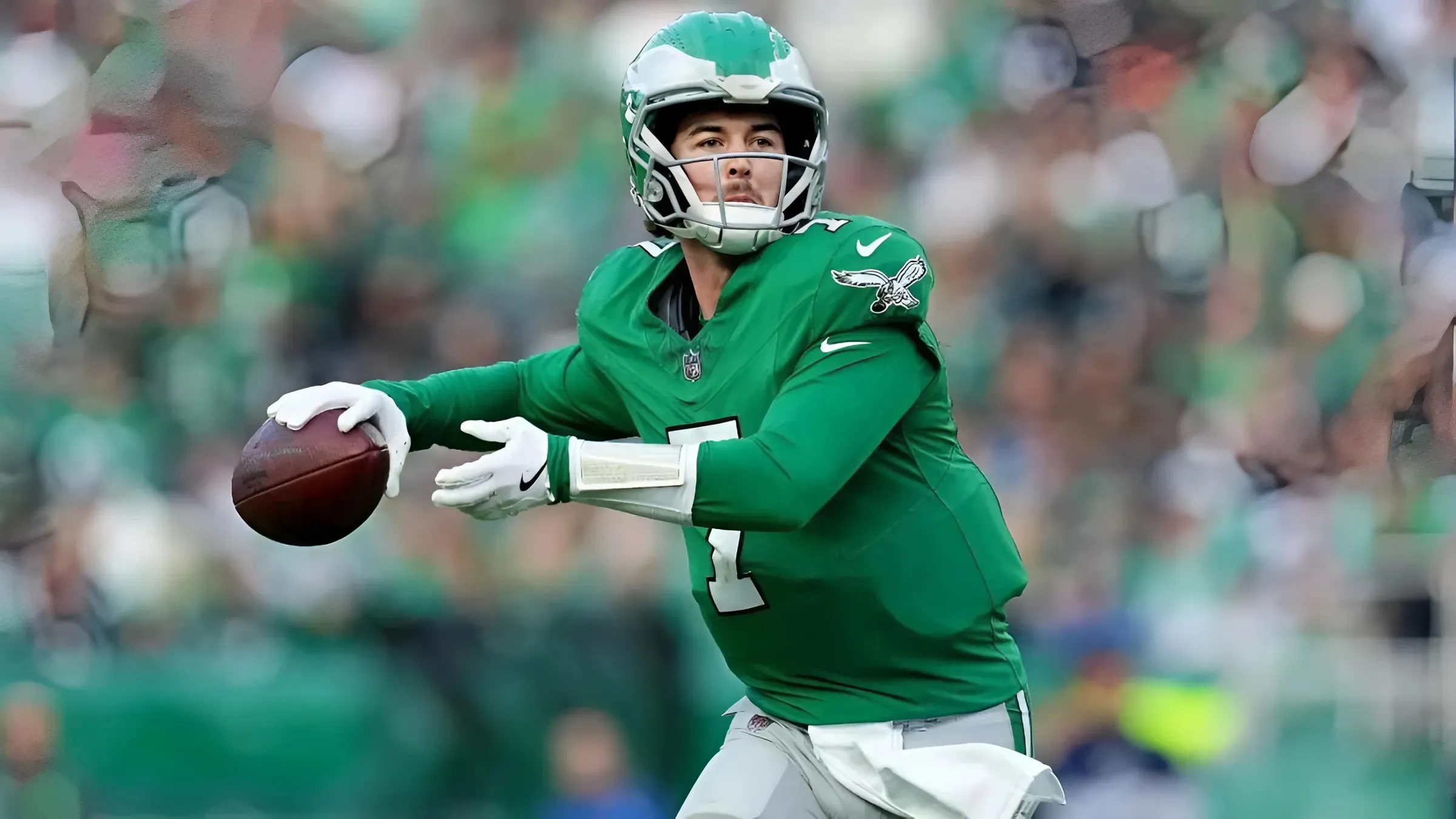 Browns Acquire Former First-Round QB in Trade With Eagles