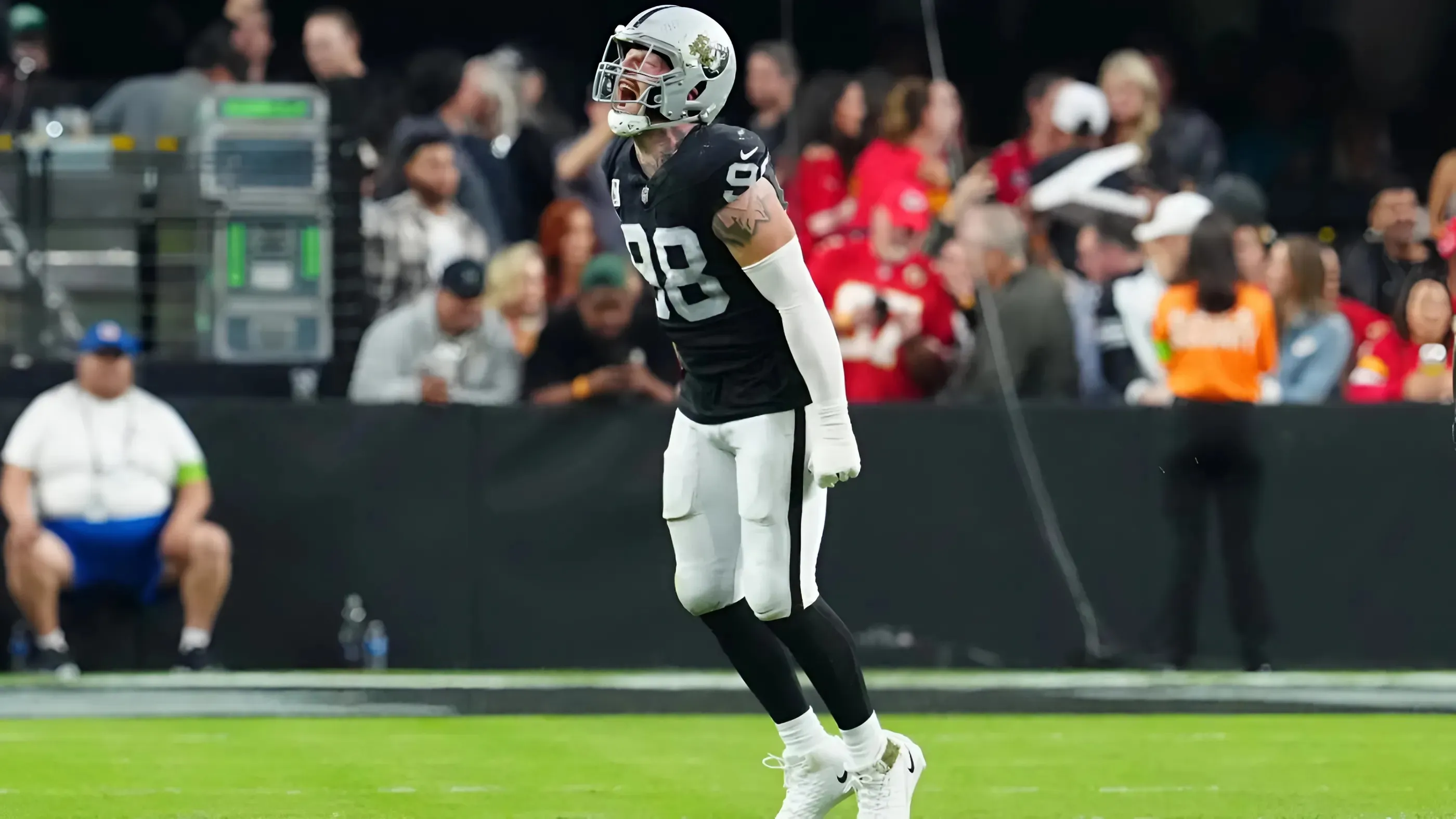 Maxx Crosby Has Message for Raiders Departing Free Agents