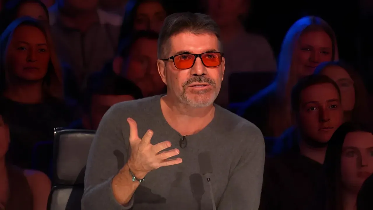 Shocking Reason Simon Cowell Wears Red-Tinted Glasses on BGT – It’s Not Just a Fashion Choice!