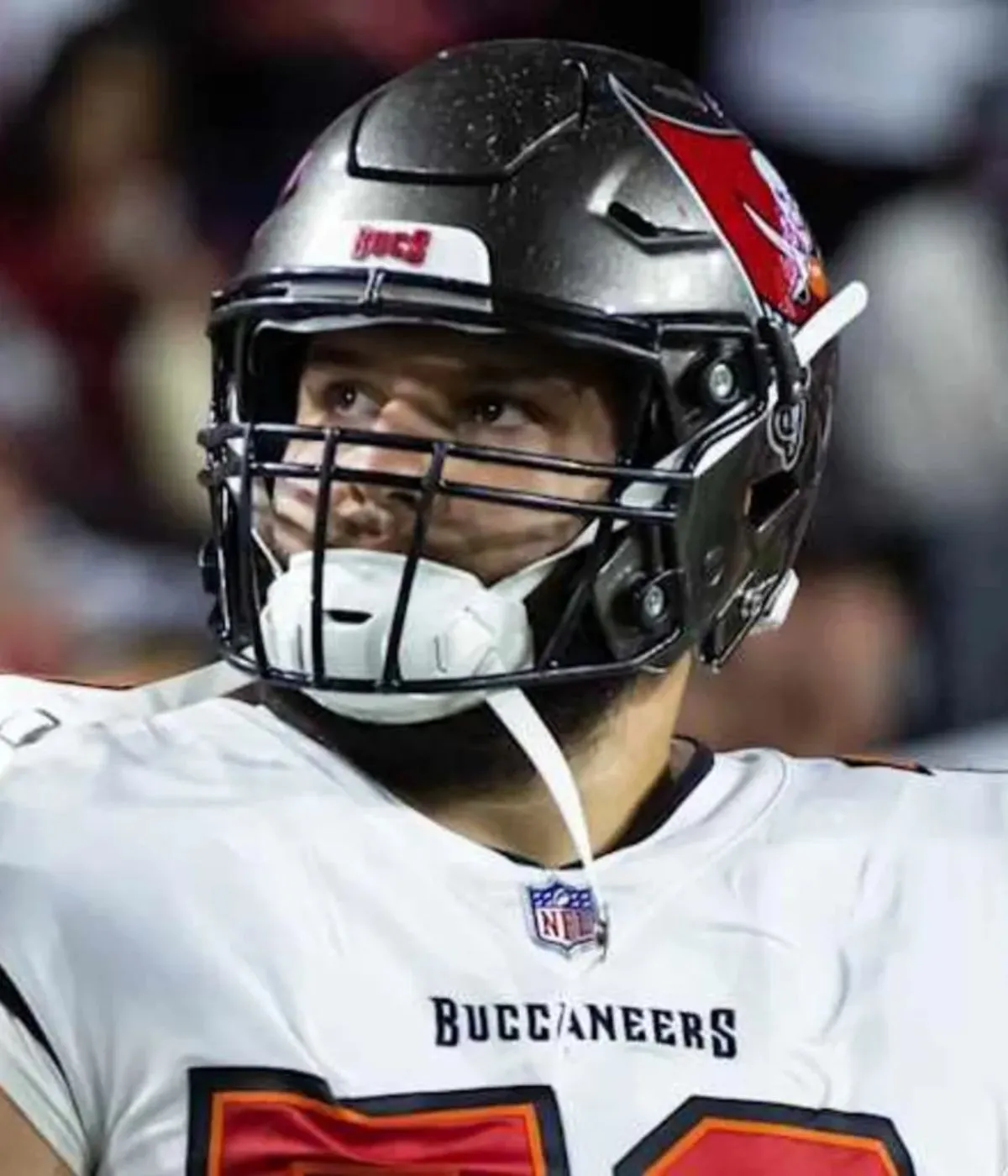 Veteran OL leaving Buccaneers, signs $21 million deal to rejoin Liam Coen