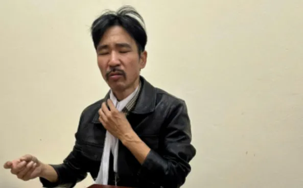 V ụ c on tr ai s:át h:ại bố mẹ ở B ắc Gi ang: Nghi ph:ạm có sổ theo dõi b ệnh t âm th:ần