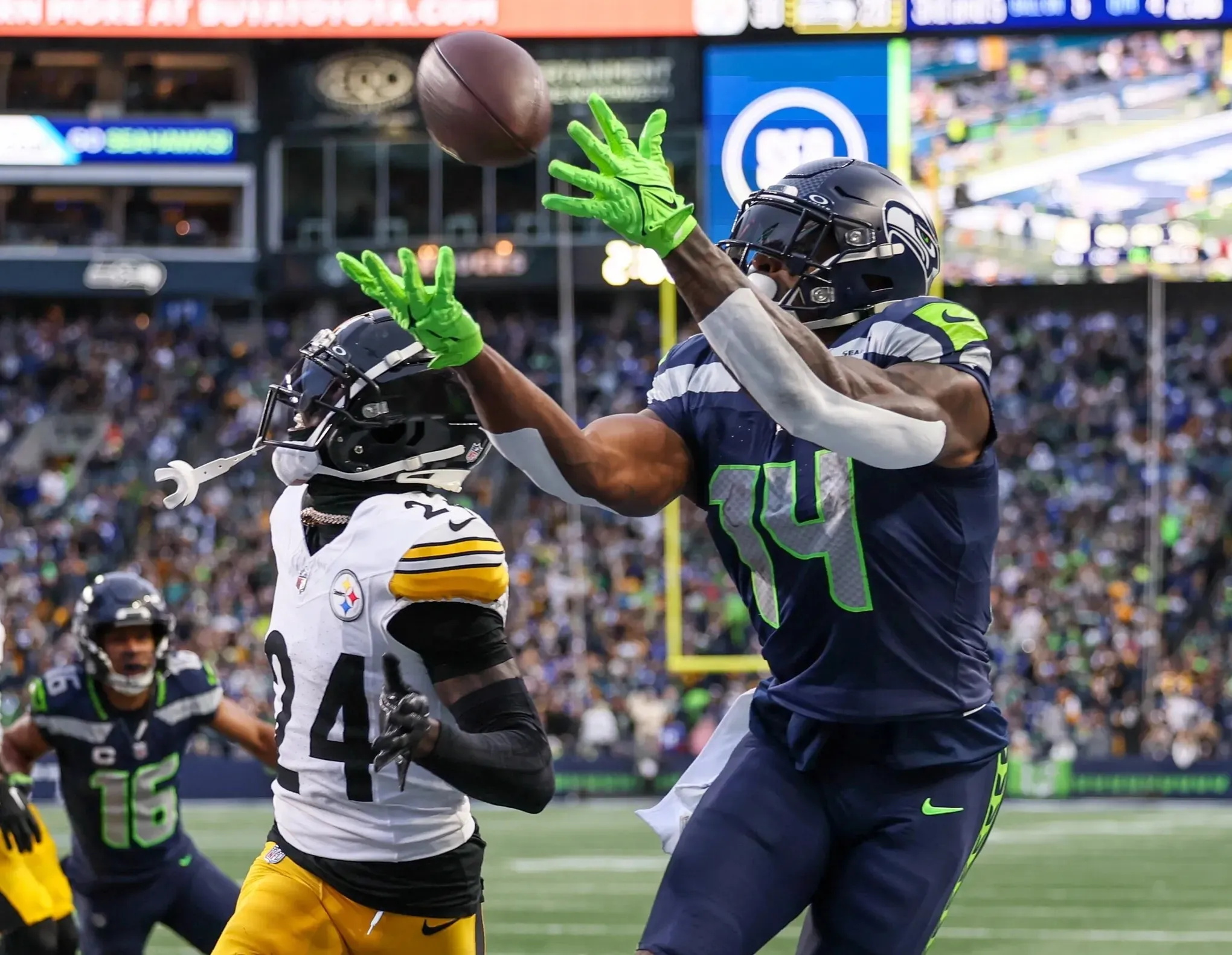 New Steelers WR DK Metcalf Gives Heartfelt Goodbye to Seattle Fans