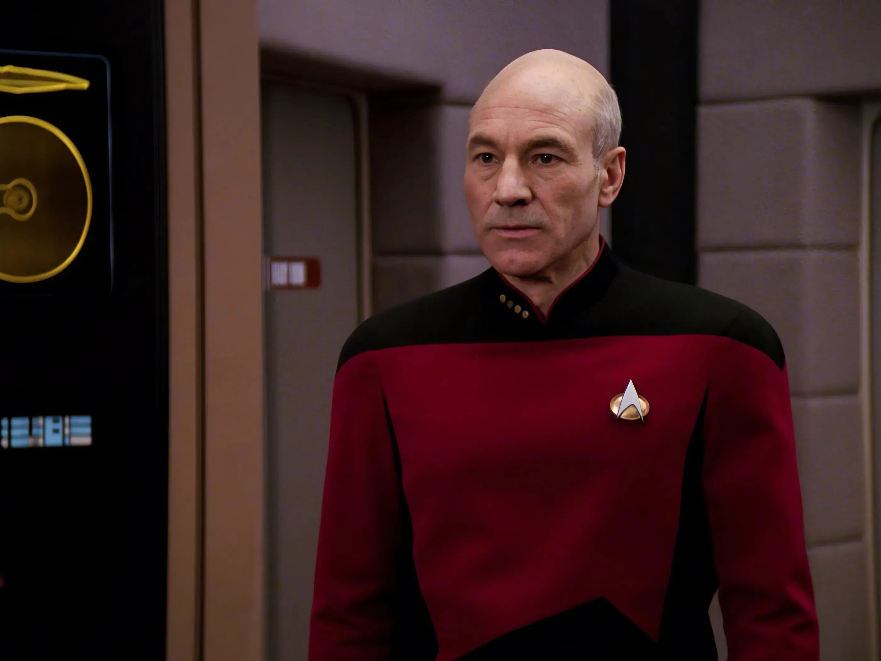 Strange New Worlds Created An Enterprise Tradition That Star Trek: TNG Broke