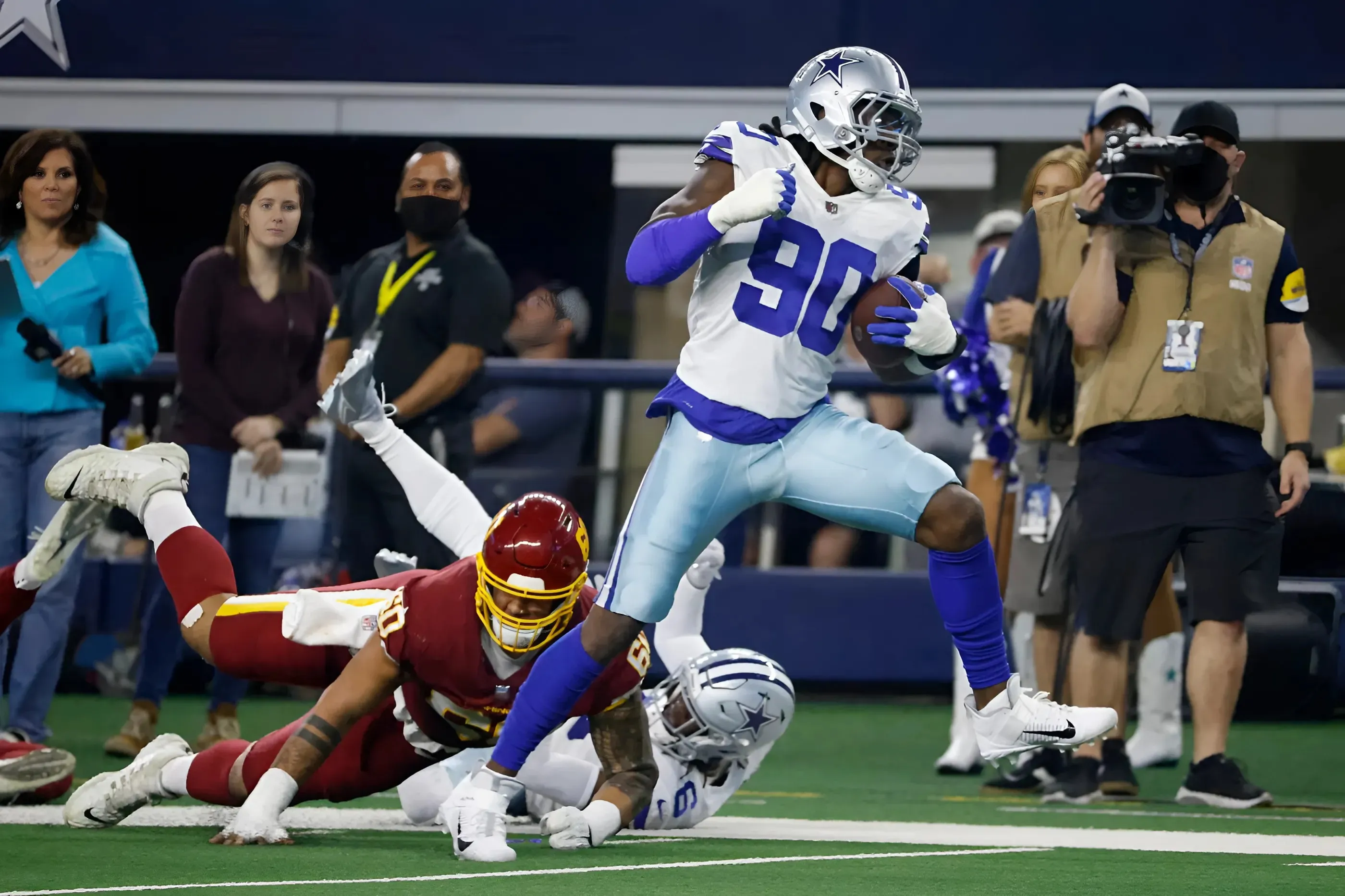 Cowboys Lose Longest Tenured Player As Team Continues Free Agency Slump